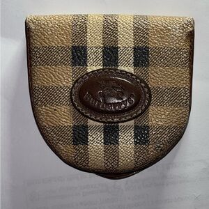 Burberrys Vintage Nova Cheque 2-Section coin holder